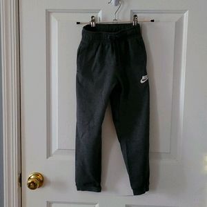 Boys size 7 Nike joggers